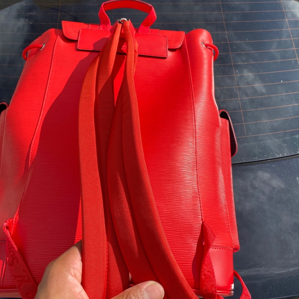 LV x Supreme Backpack - Picture 4 of 5